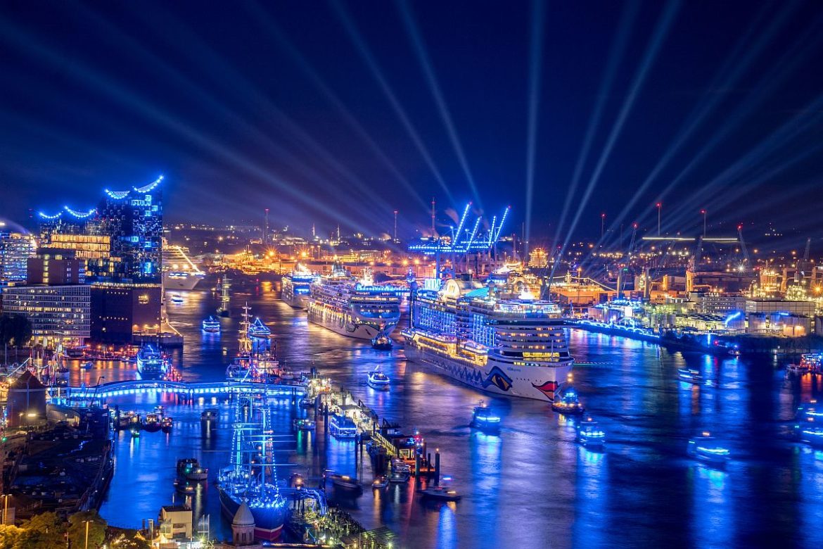 Die Hamburg Cruise Days 2019 locken in den Hamburger Hafen