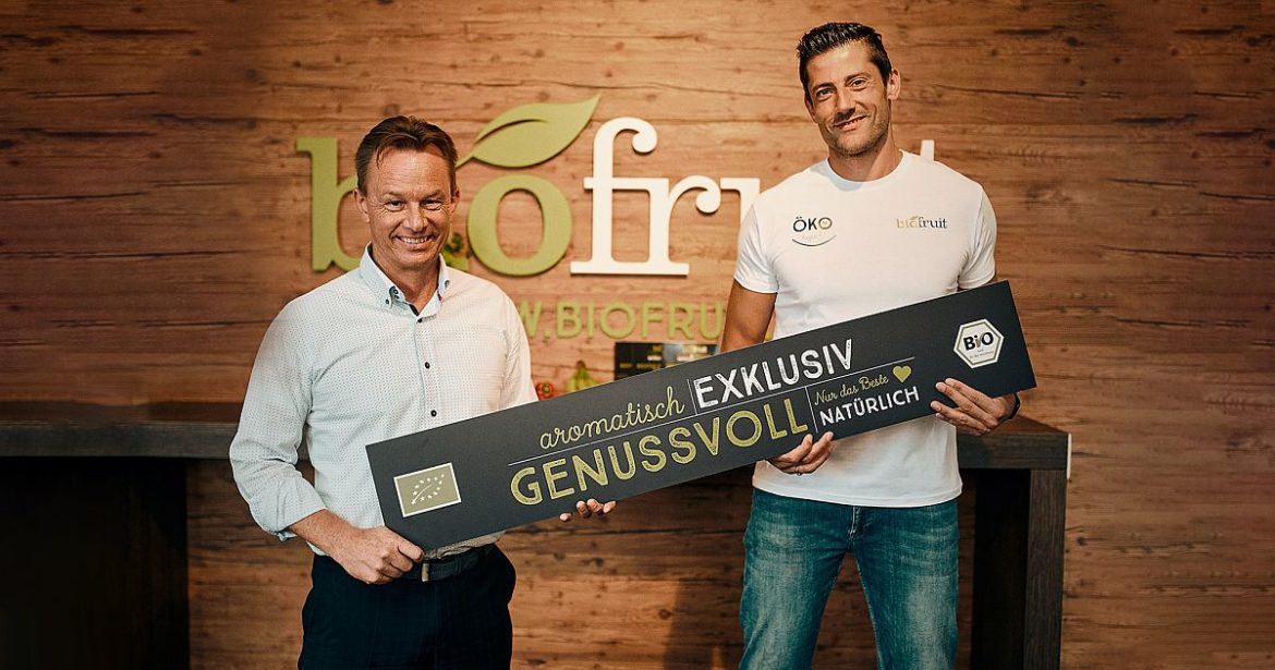 Biofruit Geschäftsführer Dirk Salentin und Volleyball-Profi Michael Andrei Biofruit Geschäftsführer Dirk Salentin und Volleyball-Profi Michael Andrei